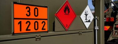 Warntafel zur Kennzeichnung beim Gefahrguttransport {{brizy_dc_image_alt imageSrc=